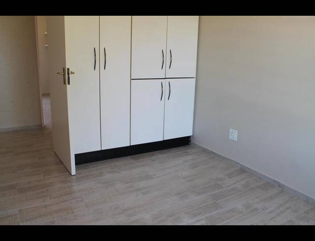 3 BEDROOM APARTMENT FOR SALE IN MARAIS STEYN PARK